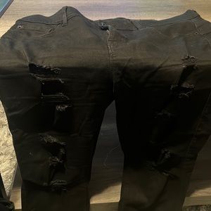 BOMBSHELL SKINNY PREMIUM STRETCH HIGH-RISE DESTRUCTED JEAN.18 R